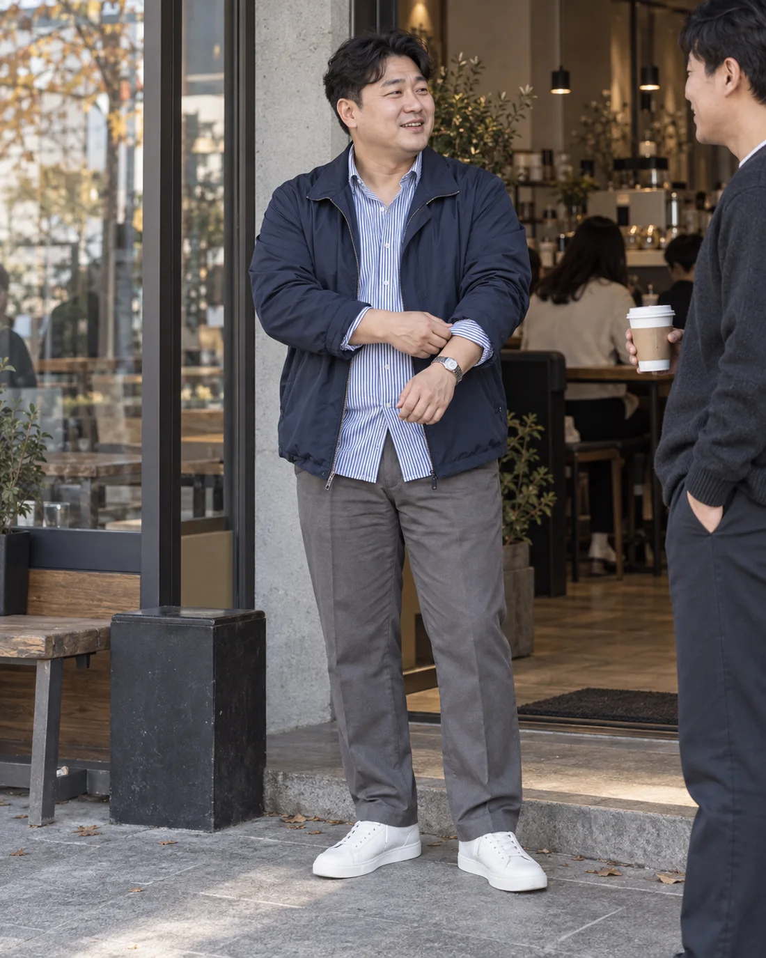 아우터와 함께 입은 일상복 코디