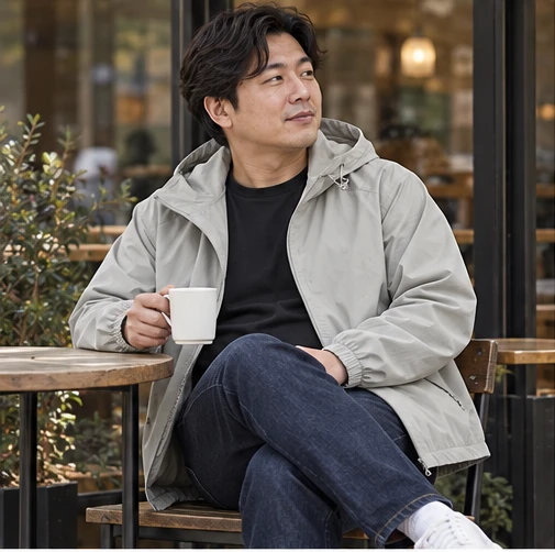 상의와 함께 입은 일상복 코디