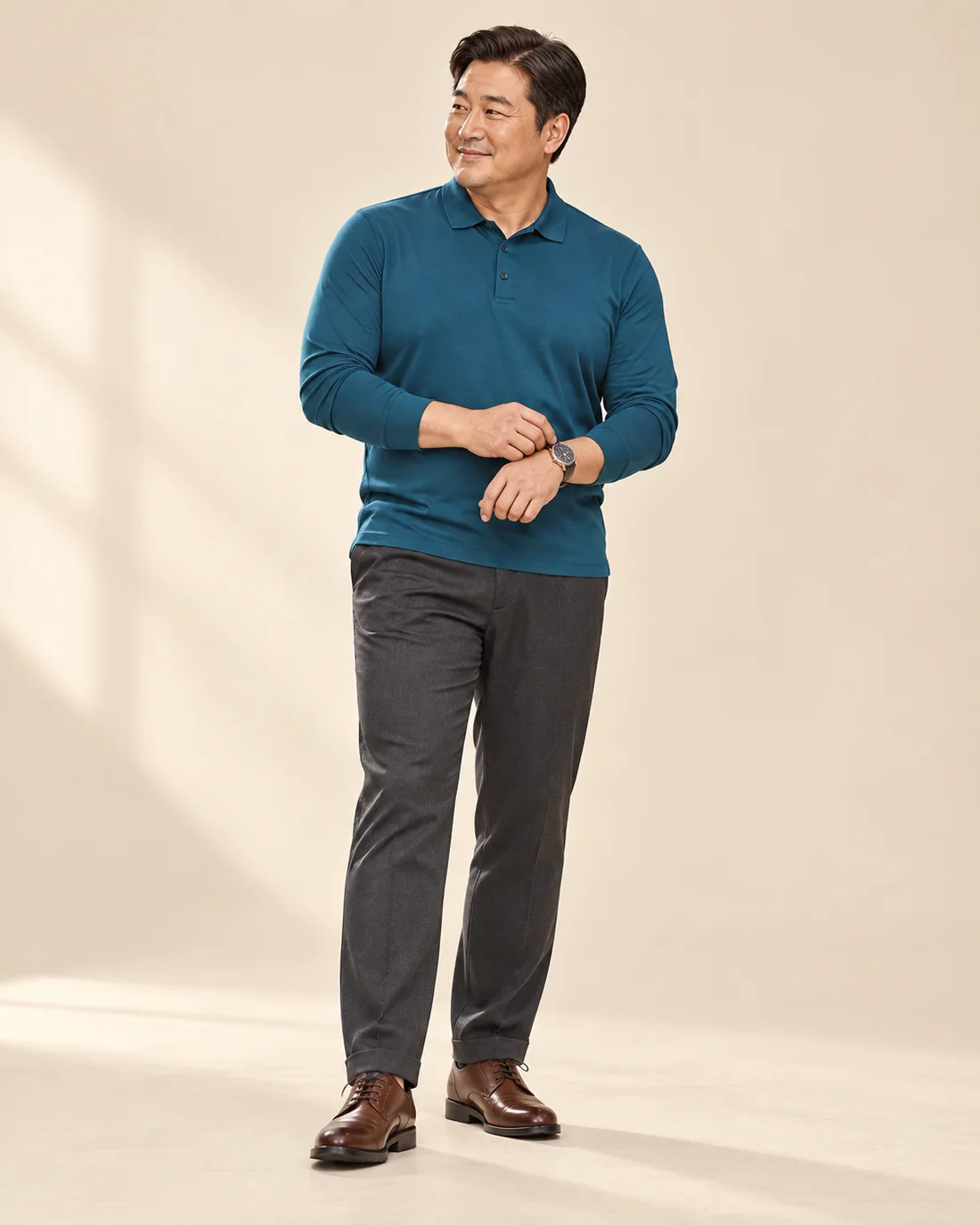 신발와 함께 입은 일상복 코디