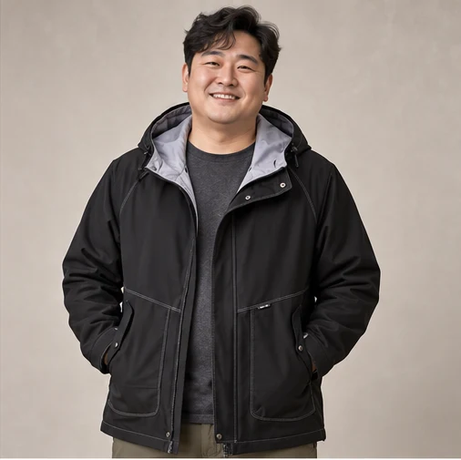 아우터와 함께 입은 등산복 코디